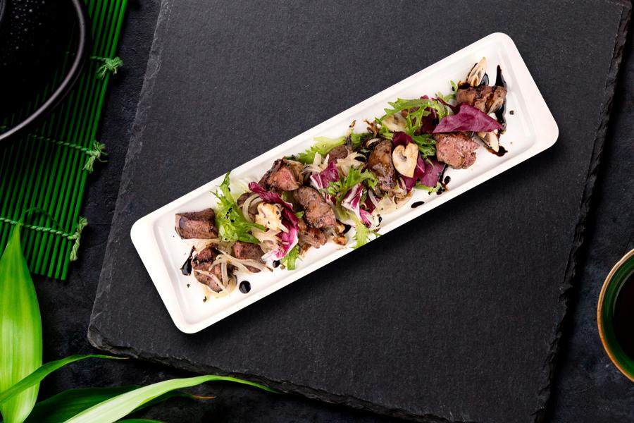Теплый салат с куриной печенью Теплый салат с куриной печенью